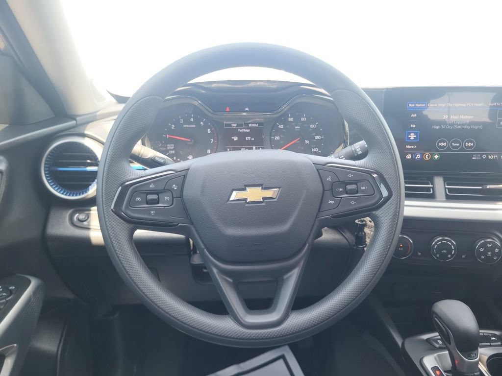 New 2026 Chevrolet Trax LS w/ LS Convenience Package FWD image 13