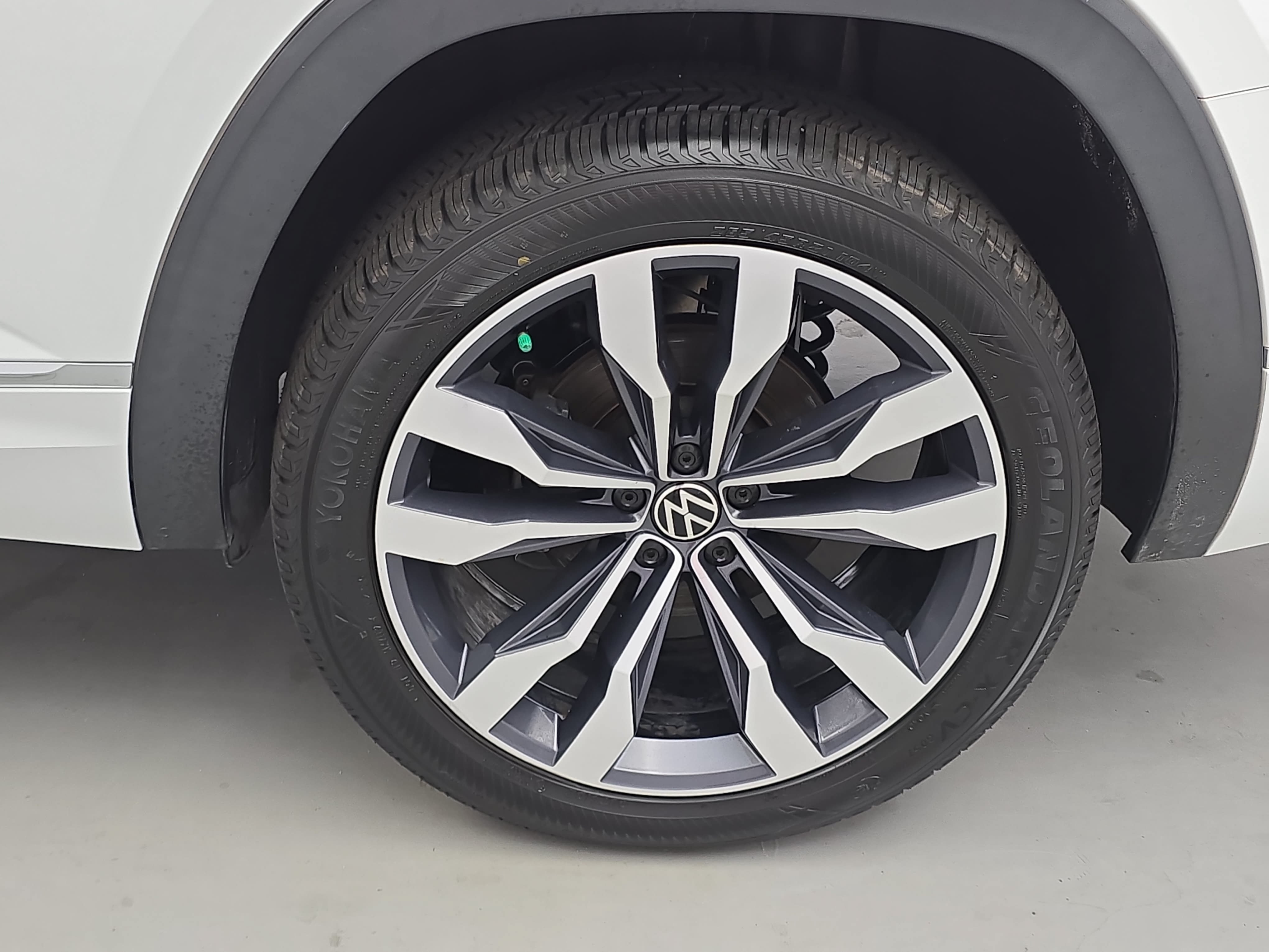 Used 2021 Volkswagen Atlas SEL Premium AWD/4WD image 35