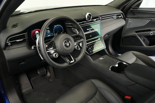 Used 2023 Maserati Grecale Modena AWD/4WD image 33