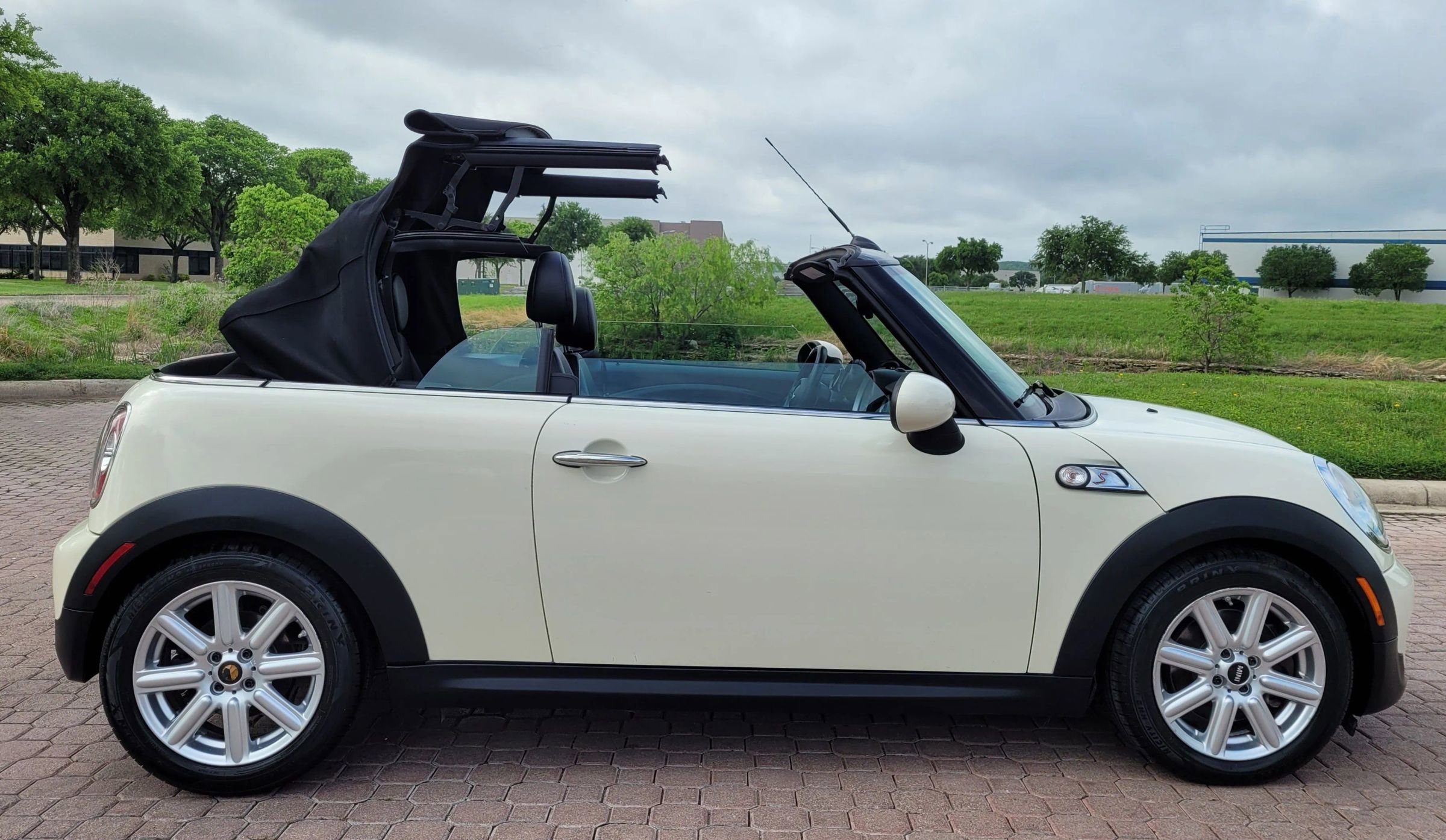 Used 2015 MINI Cooper S image 6