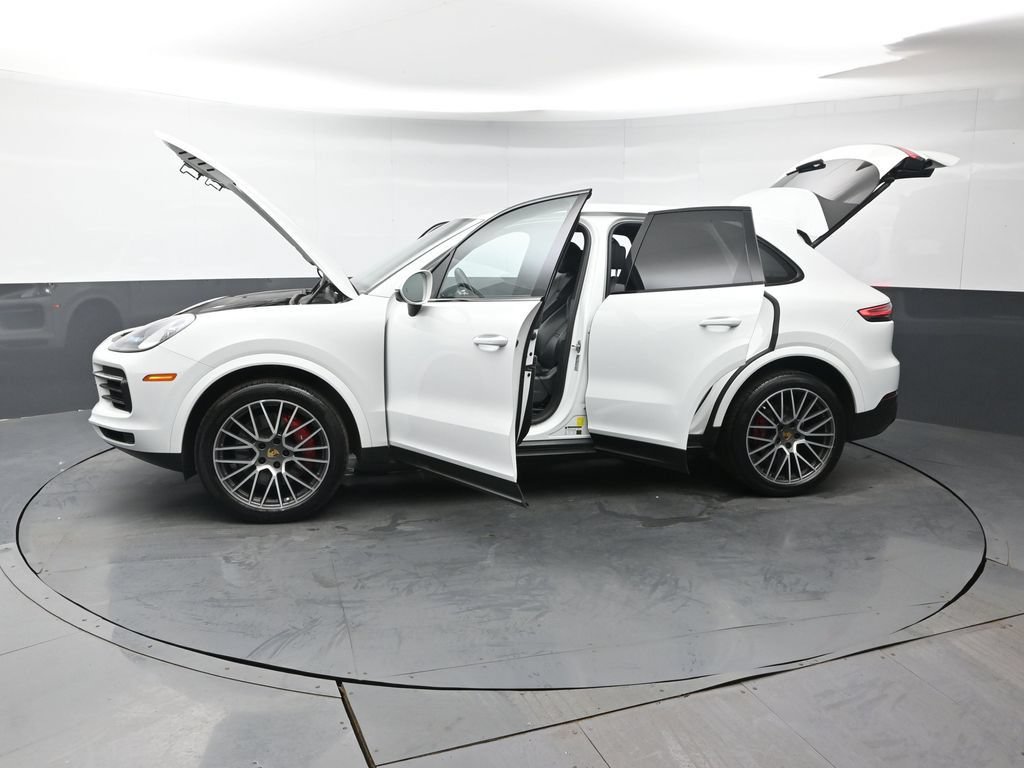 Used 2022 Porsche Cayenne AWD/4WD image 52