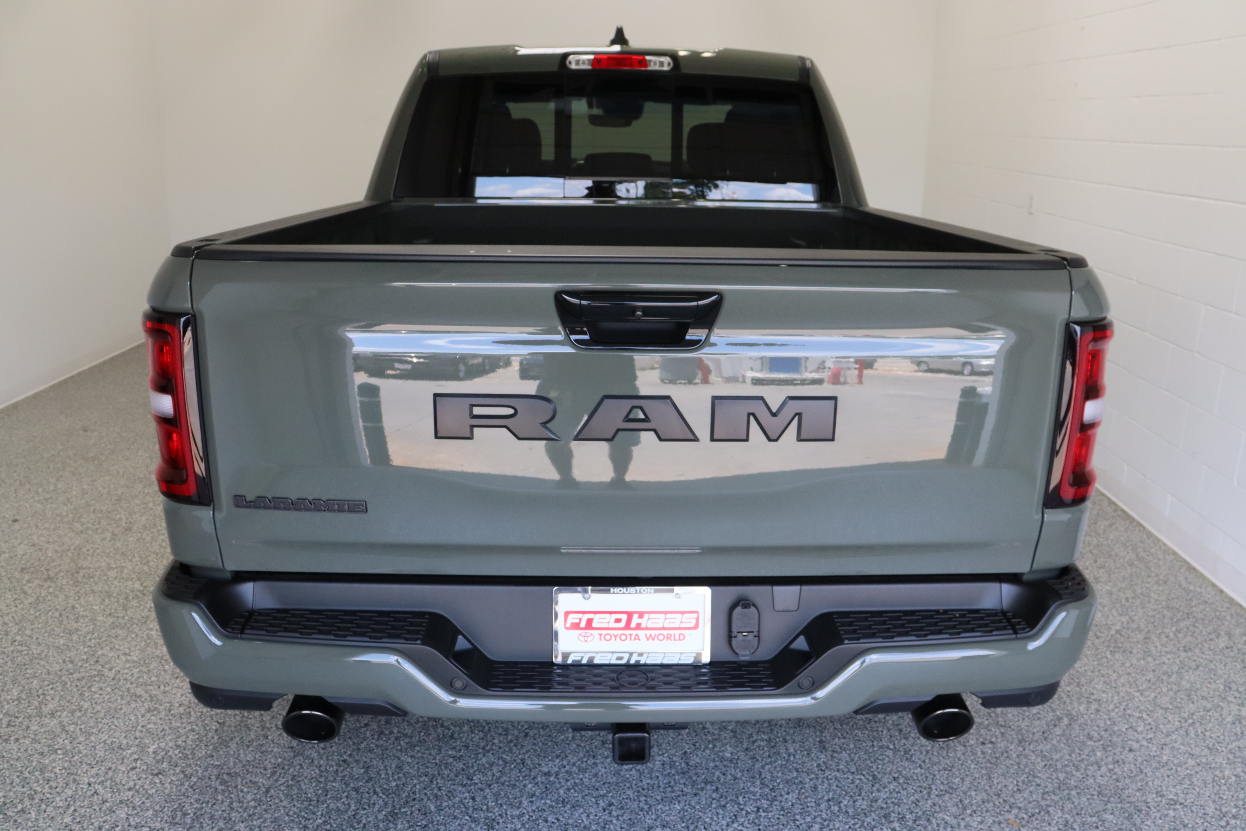 Used 2026 RAM 1500 Laramie w/ Night Edition RWD image 8
