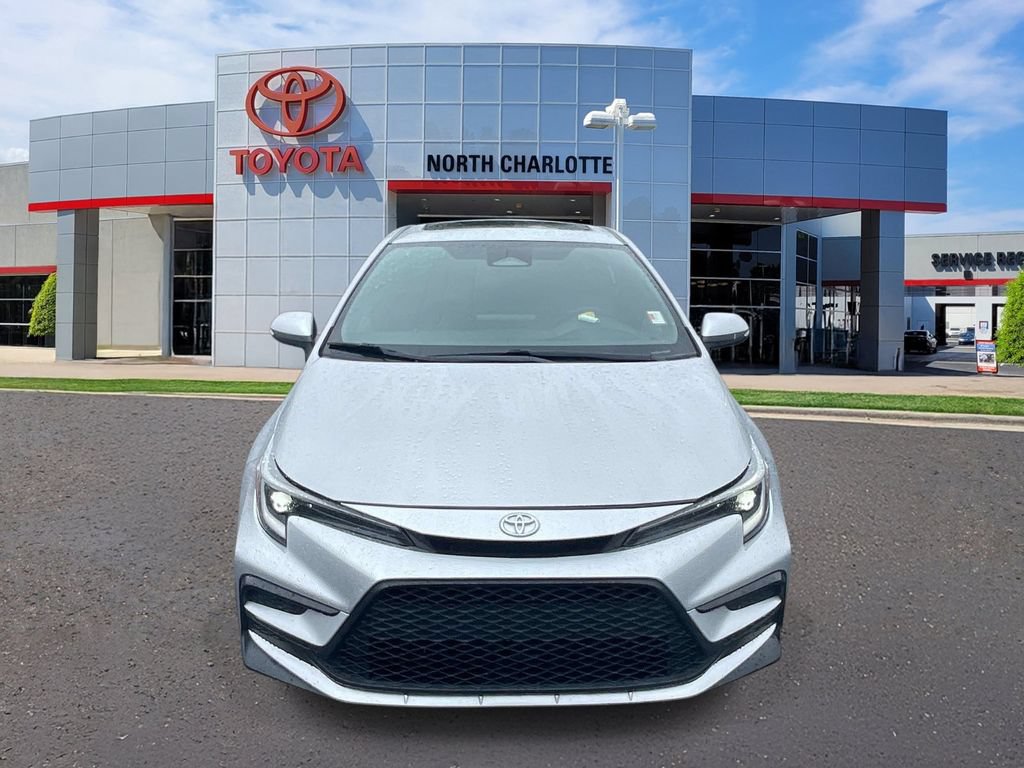 Used 2023 Toyota Corolla SE w/ SE Premium Package FWD image 3