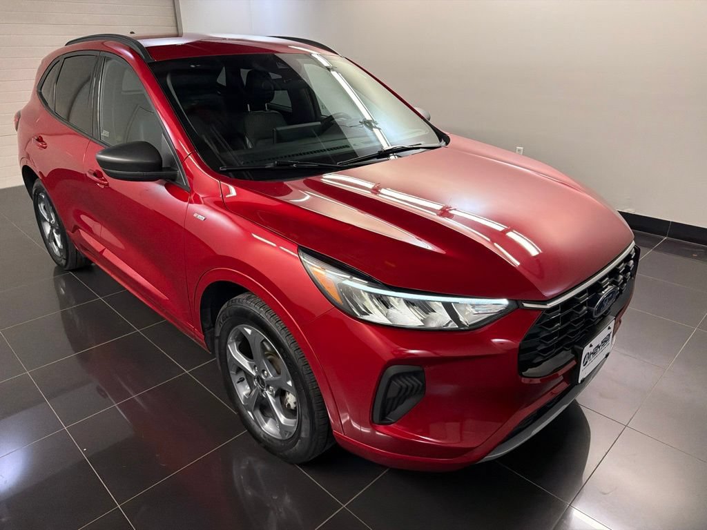 Used 2023 Ford Escape ST-Line w/ Tech Pack #1 AWD/4WD image 1