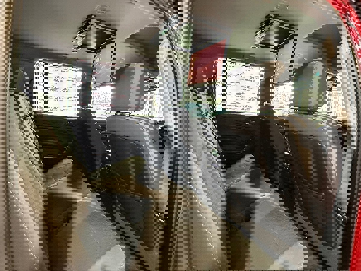 Used 2015 GMC Yukon XL SLE w/ Convenience Package image 46