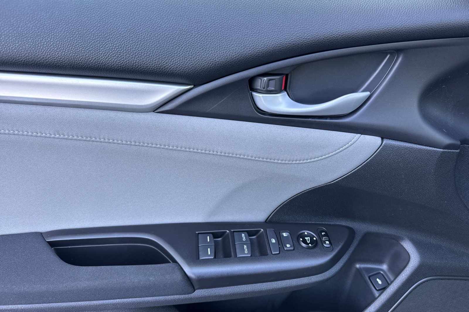 Used 2019 Honda Civic EX image 11