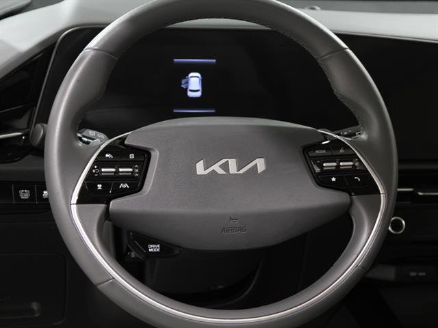 Used 2023 Kia Niro EX Touring image 7