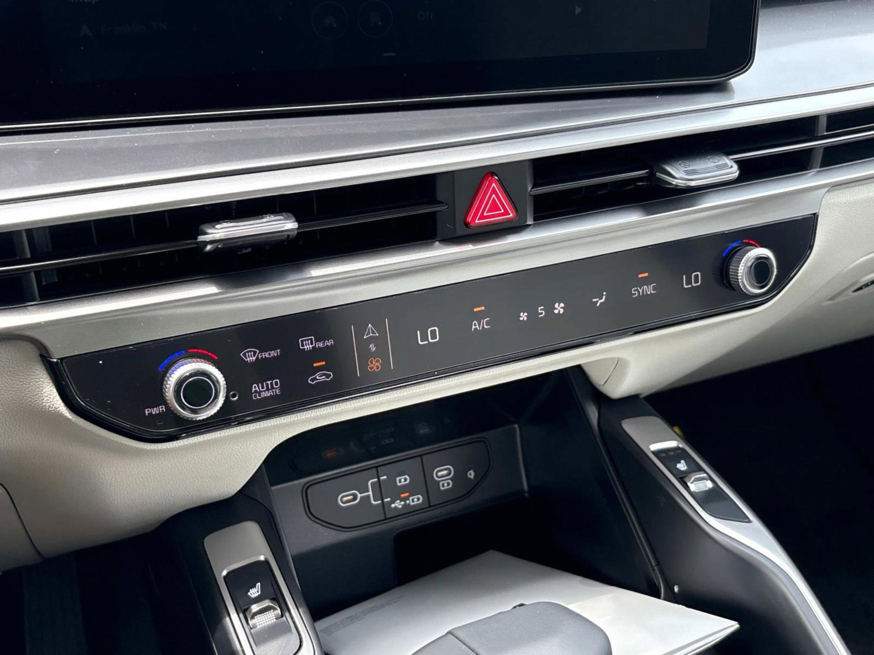 New 2025 Kia Sorento S image 26