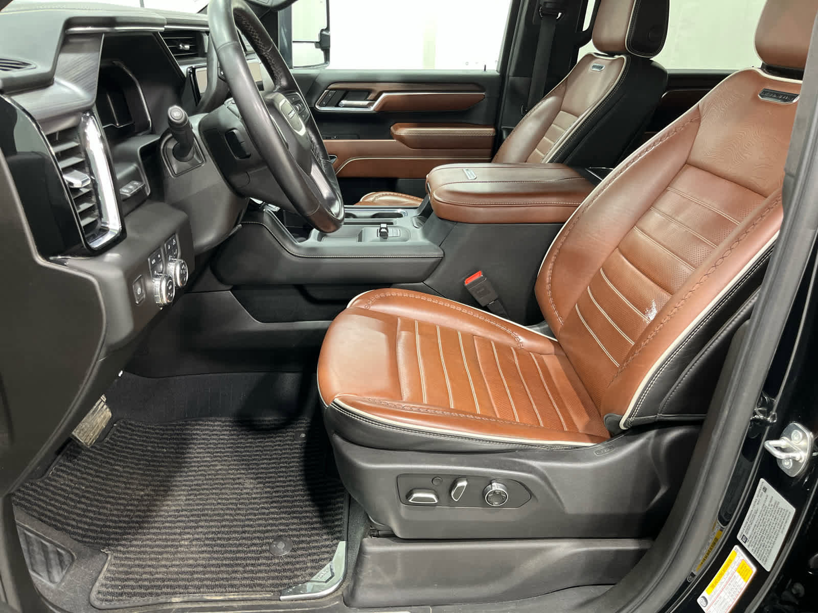 Certified 2024 GMC Sierra 3500 Denali Ultimate image 16