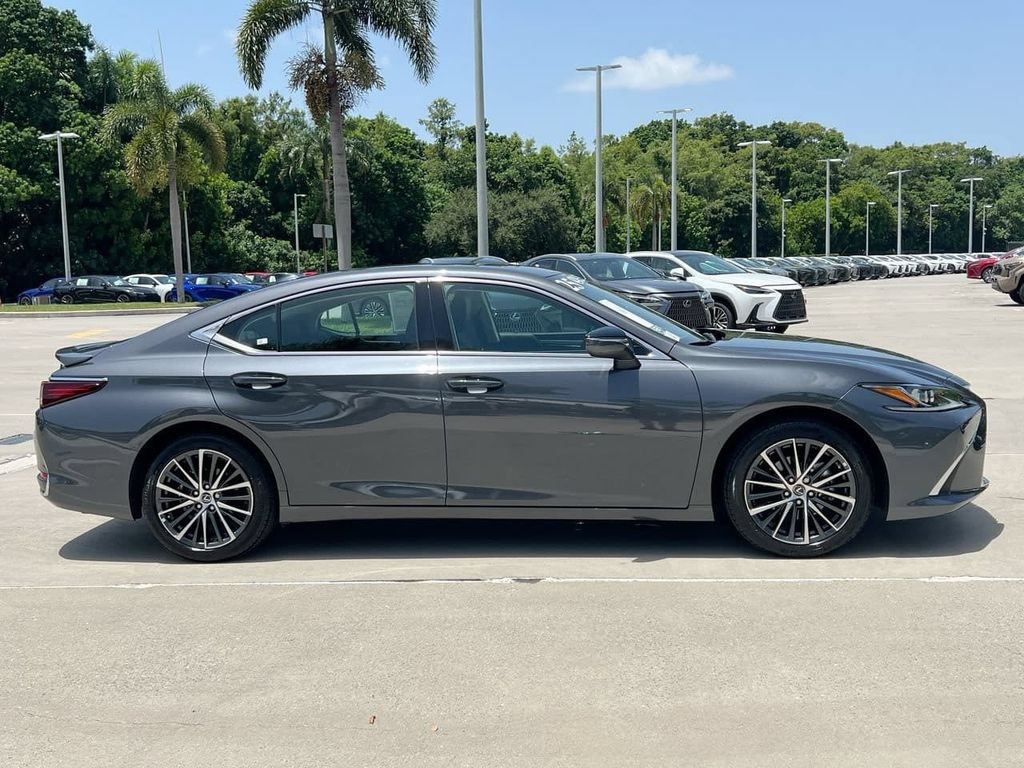Certified 2025 Lexus ES 300h w/ Premium Package FWD image 8