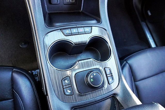 Used 2020 GMC Acadia SLT image 34