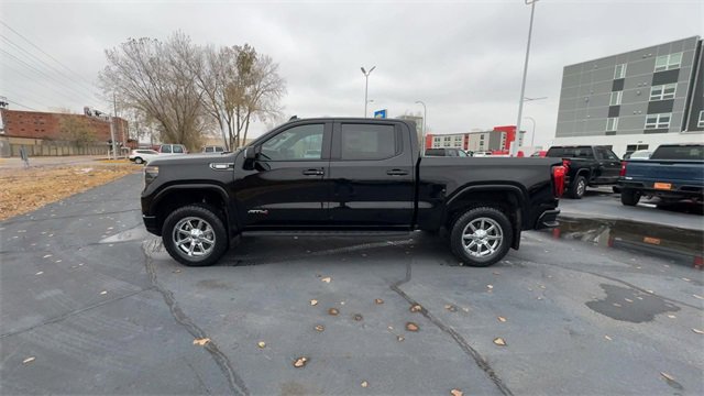 Used 2022 GMC Sierra 1500 AT4 w/ AT4 Premium Package image 5