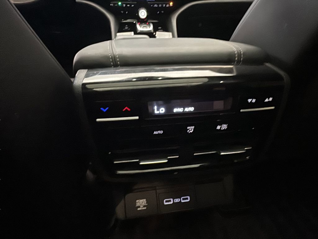 Used 2024 Acura MDX SH-AWD w/ Technology Package image 25