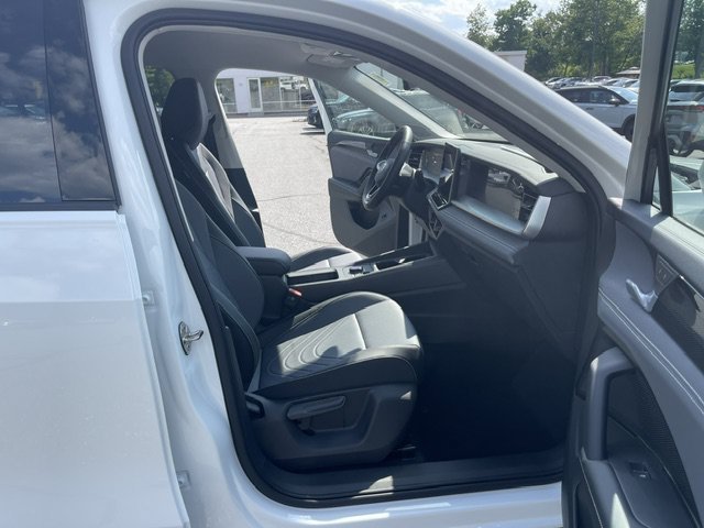 New 2026 Volkswagen Tiguan SE AWD/4WD image 8