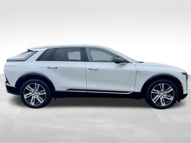 Used 2024 Cadillac Lyriq Tech AWD/4WD image 9