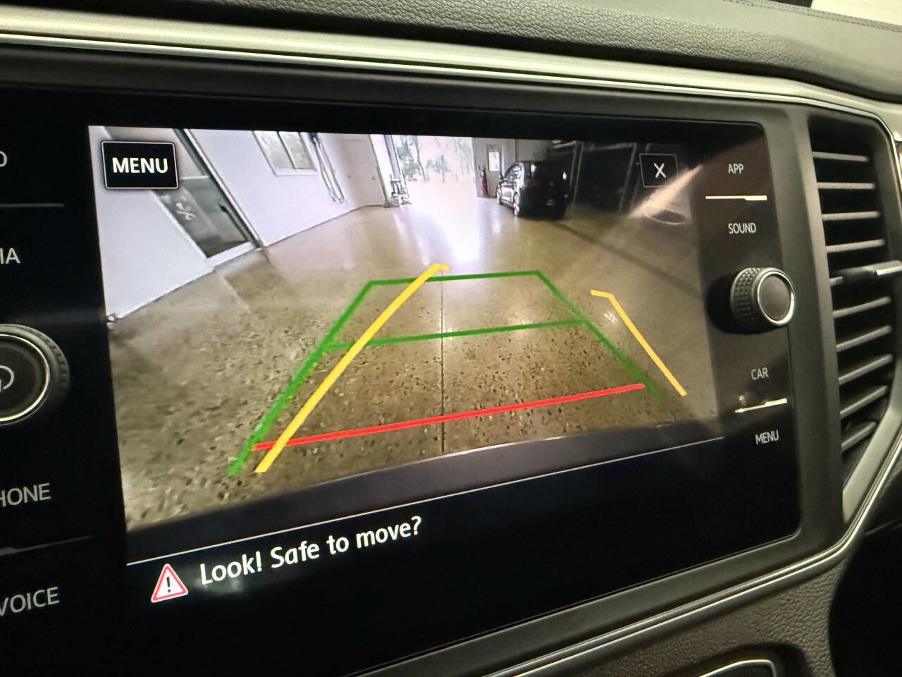 Used 2019 Volkswagen Atlas SE w/ Panoramic Sunroof Package image 14