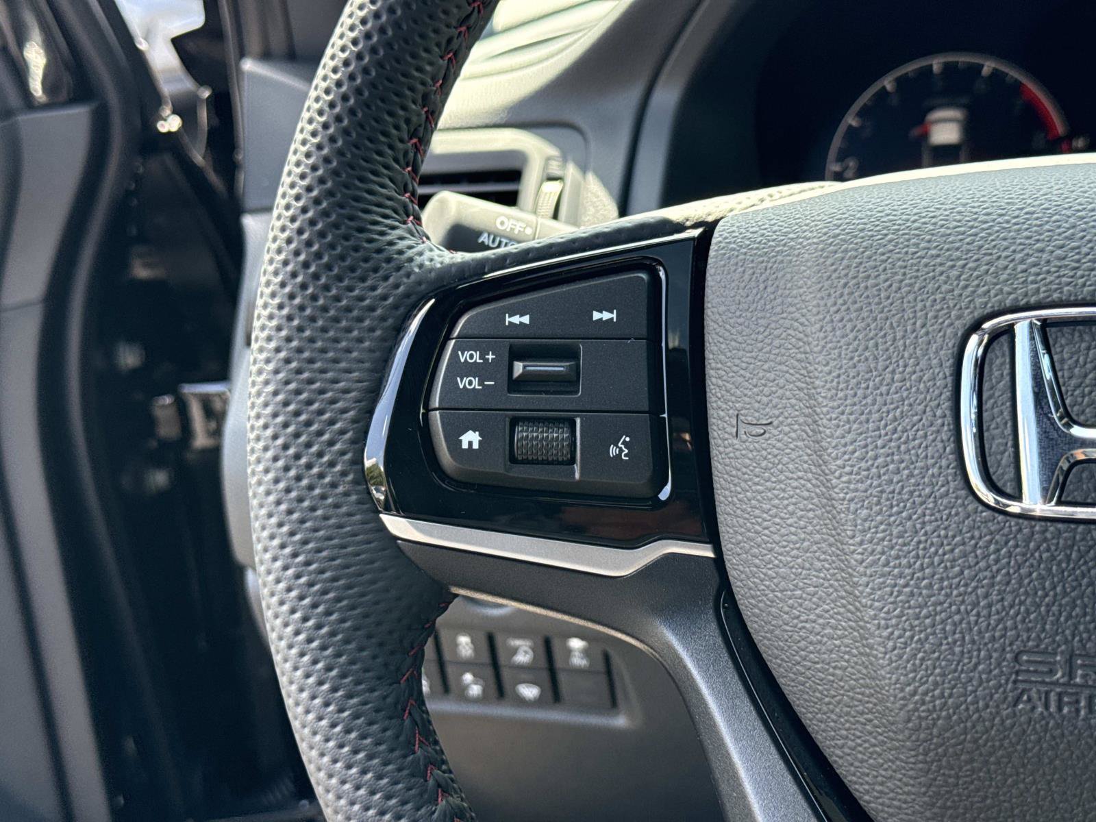 New 2026 Honda Ridgeline Black Edition image 11