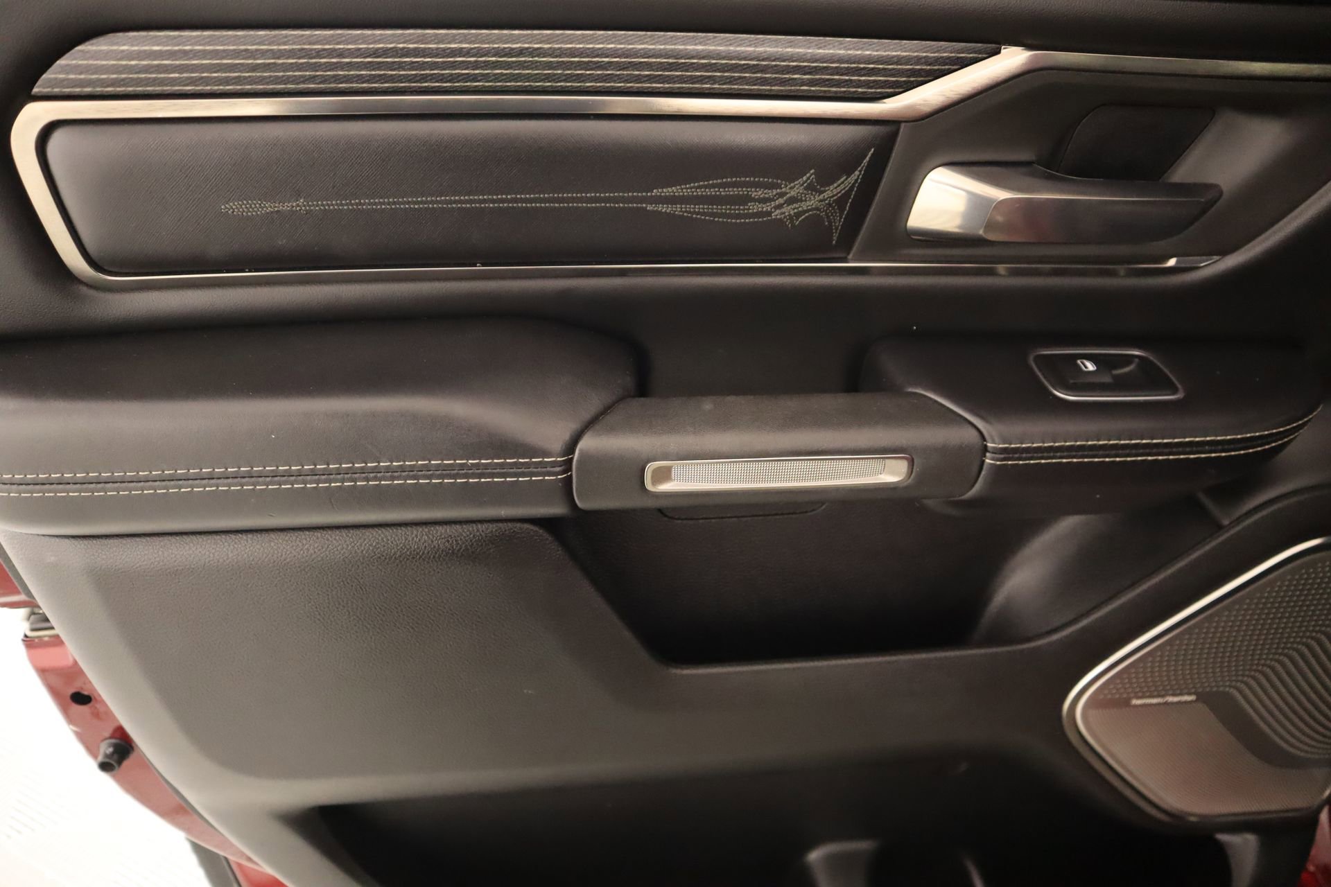 Used 2019 RAM 1500 Limited image 18