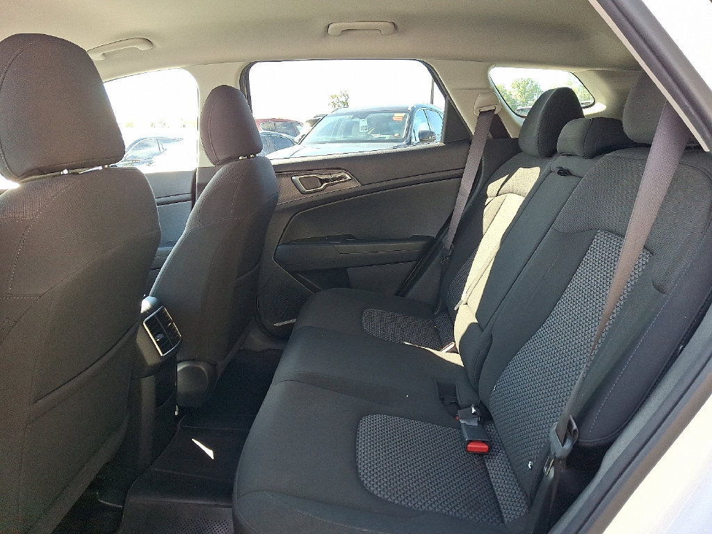 Used 2023 Kia Sportage LX AWD/4WD image 11