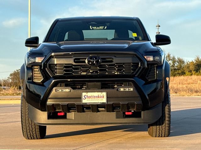 Used 2025 Toyota Tacoma TRD Off-Road image 3