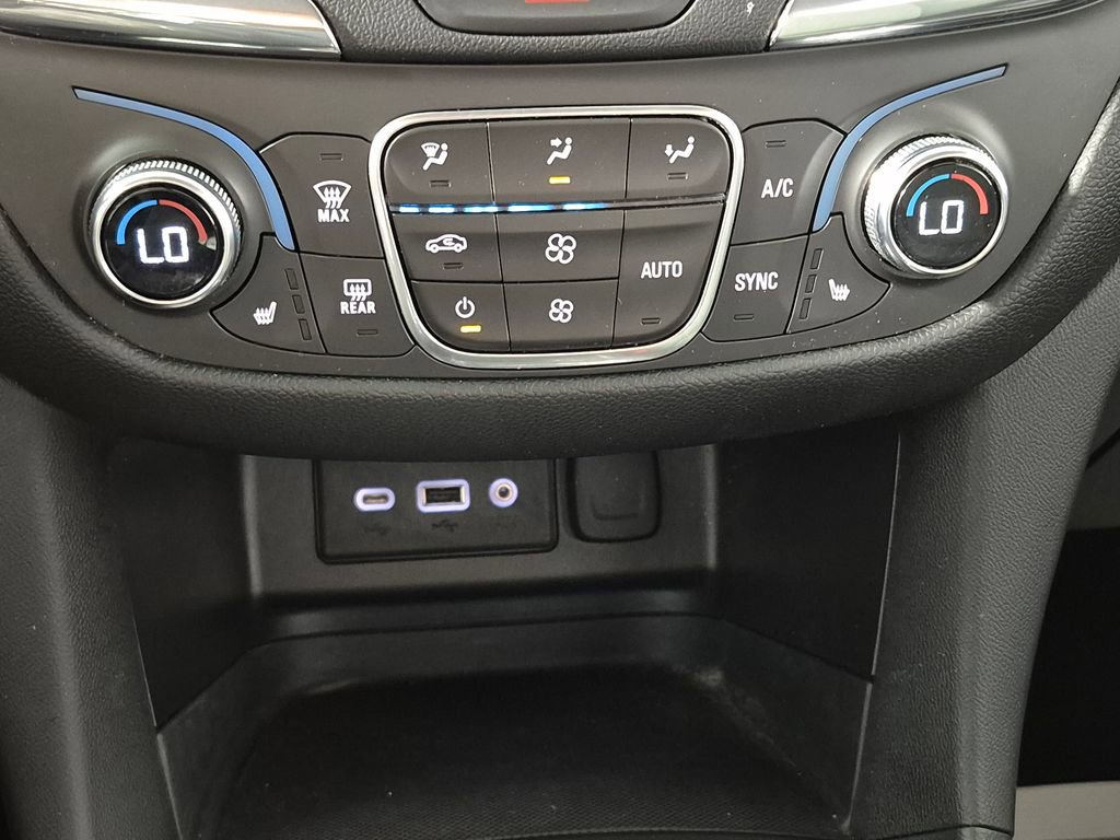 Used 2019 Chevrolet Equinox LT FWD image 18