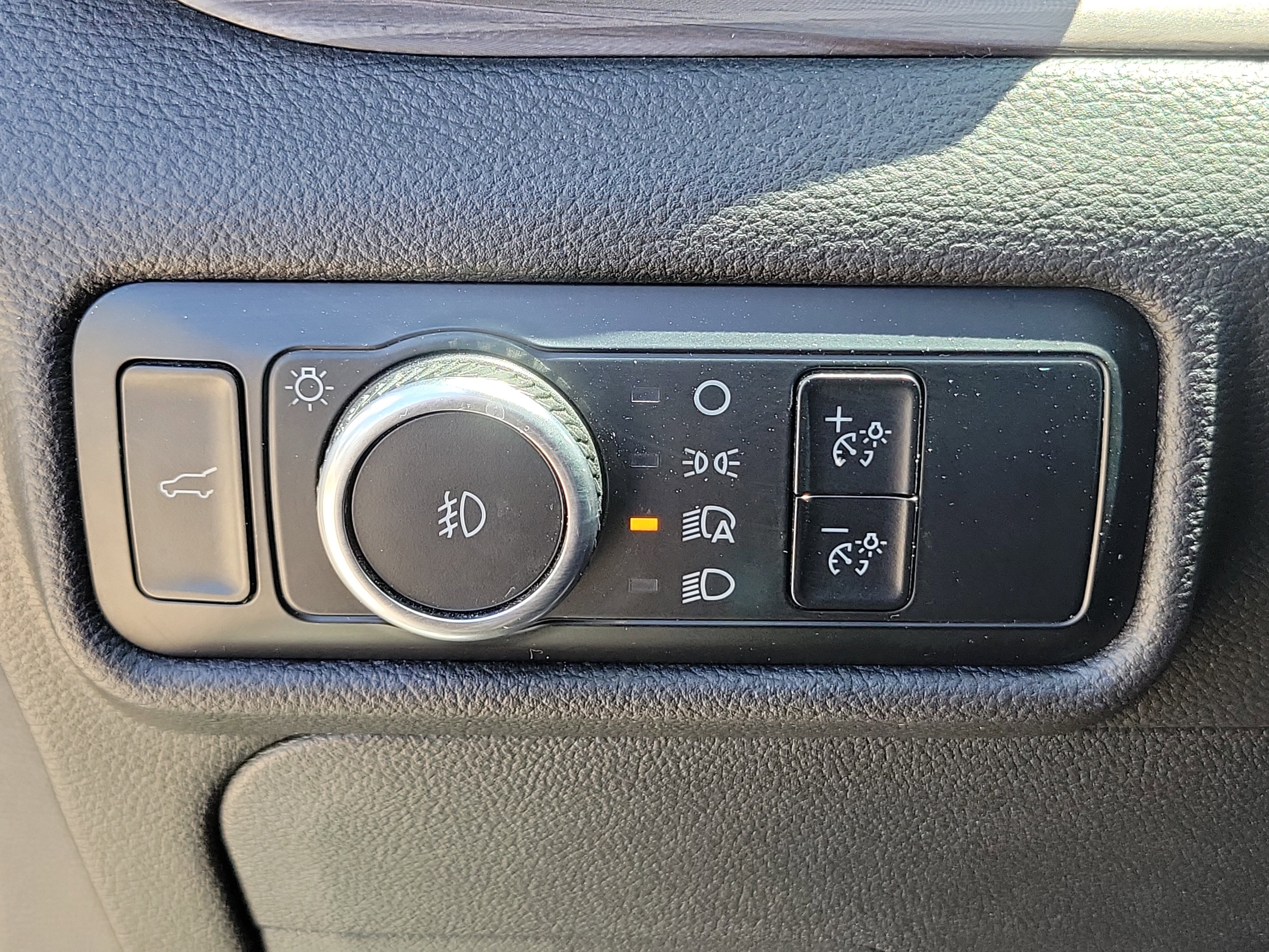 Used 2023 Ford Explorer Limited w/ Equipment Group 301A image 24