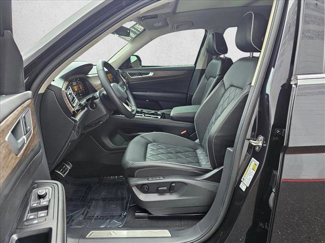 Used 2025 Volkswagen Atlas SEL Premium R-Line image 19