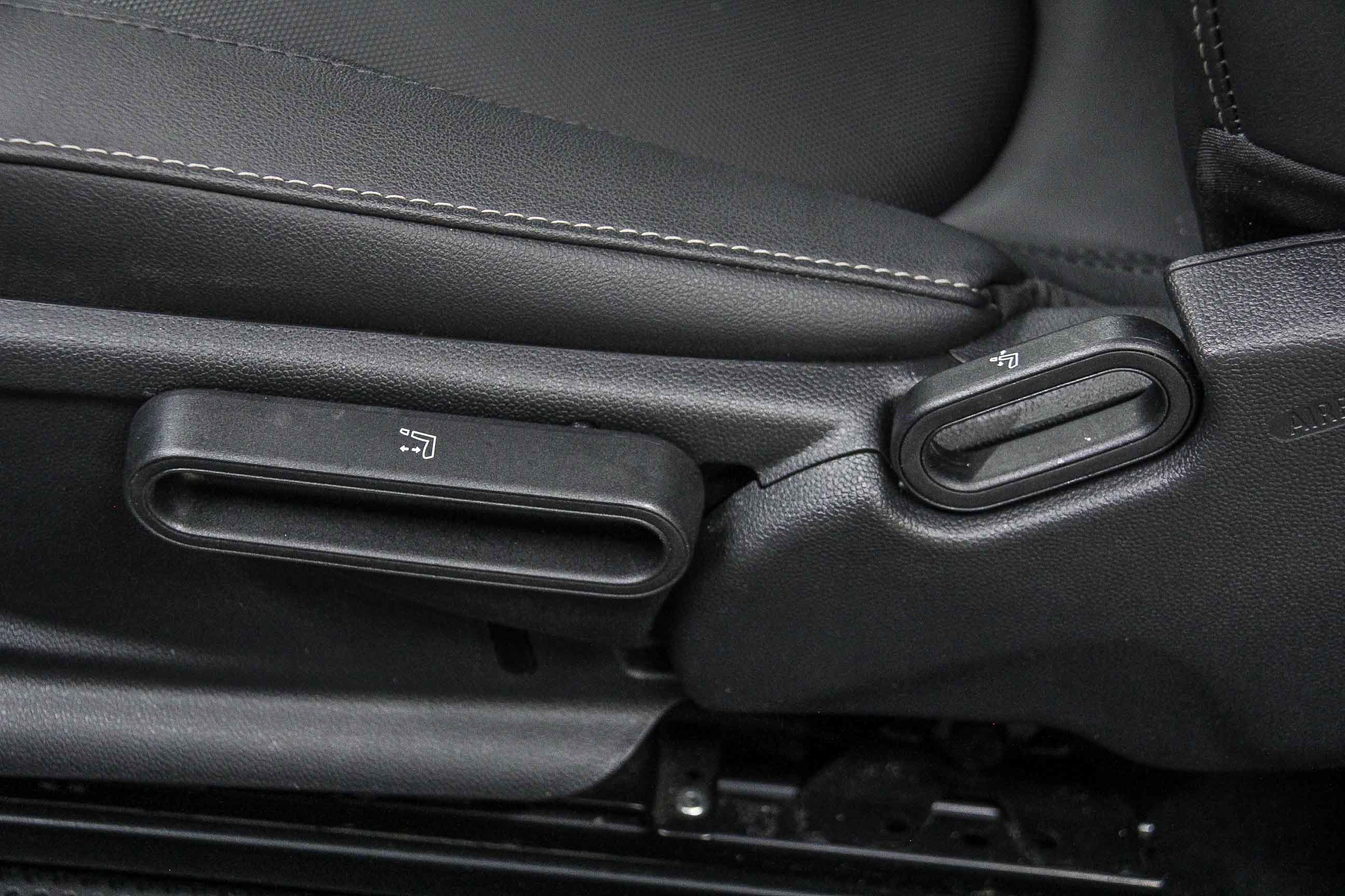 Certified 2024 MINI Cooper SE image 21