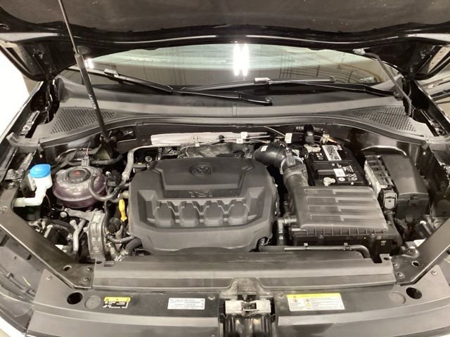Certified 2023 Volkswagen Tiguan SE R-Line AWD/4WD image 17