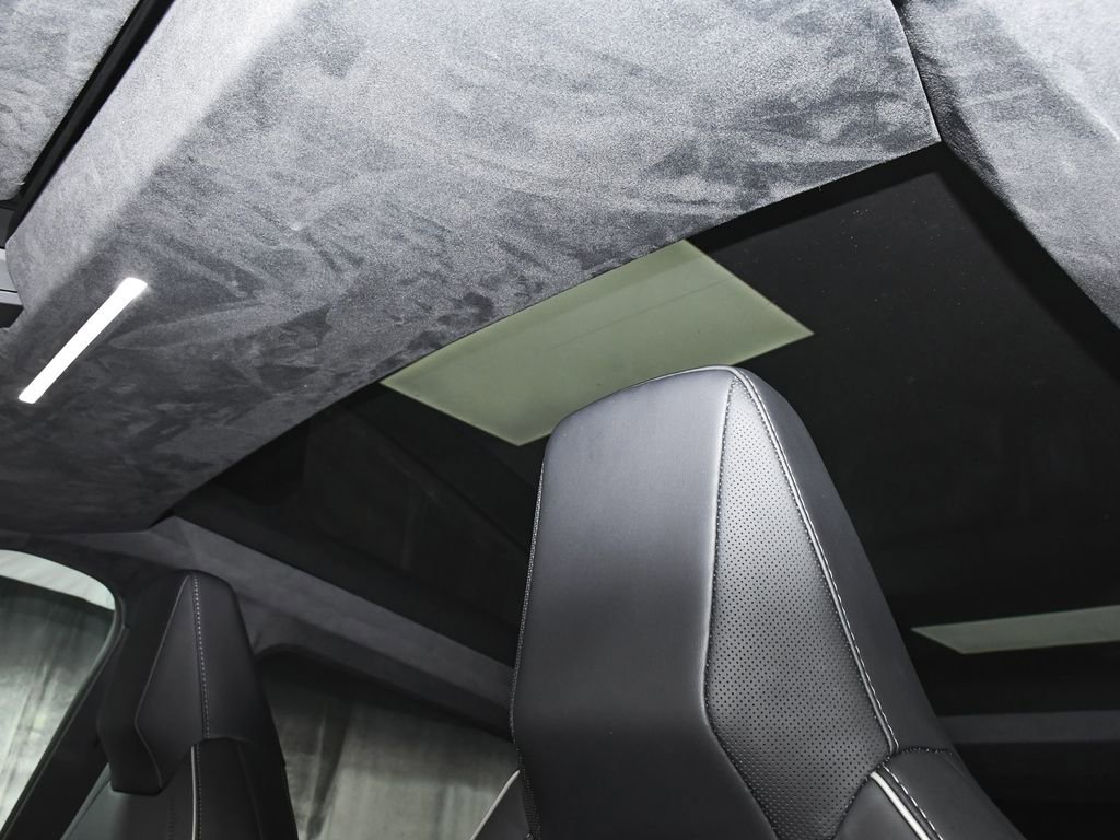 Used 2025 Tesla Cybertruck AWD Crew Cab image 41