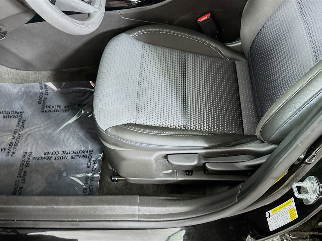 Used 2025 Chevrolet Trax LT image 27