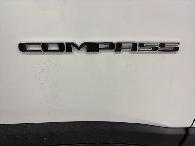 Used 2022 Jeep Compass Limited image 8