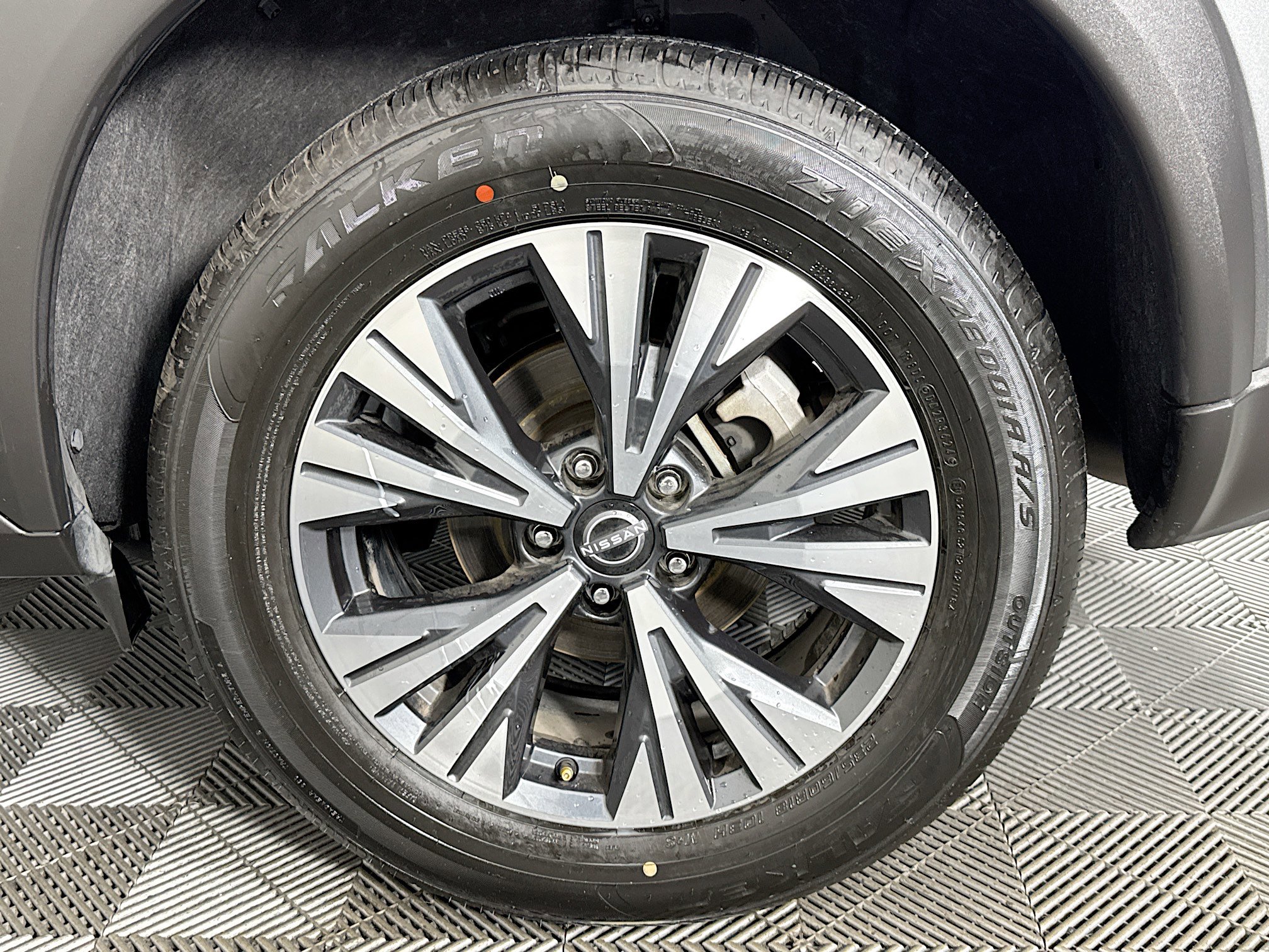 Used 2023 Nissan Rogue SV FWD image 63