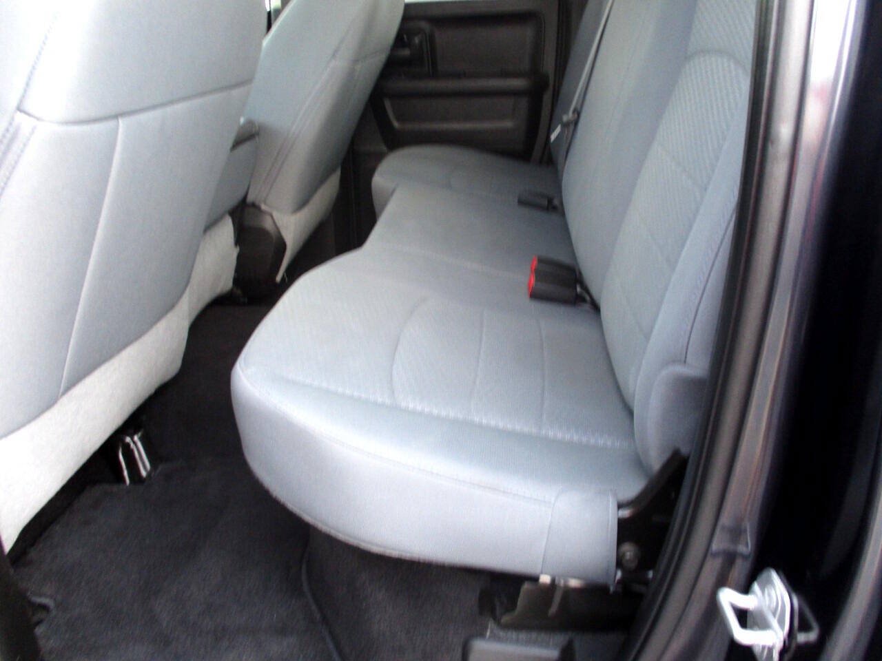 Used 2019 RAM 1500 ST w/ SXT Plus Group AWD/4WD image 3