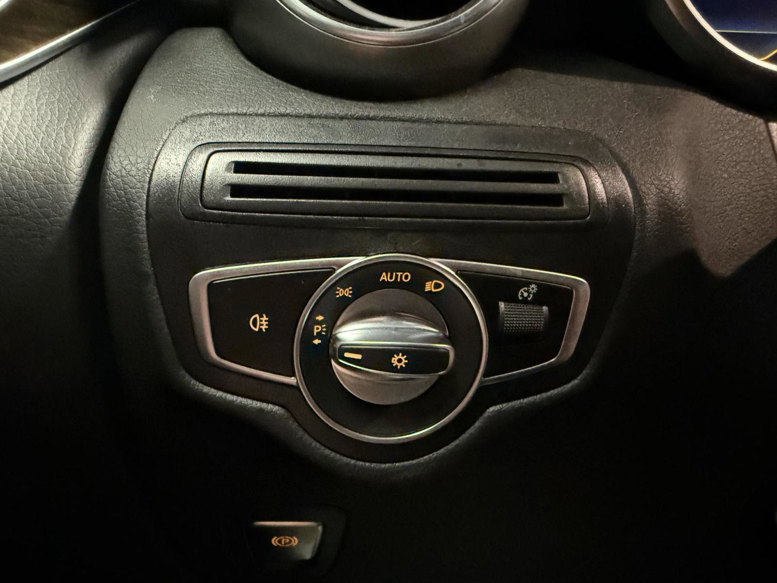 Used 2022 Mercedes-Benz GLC 43 AMG 4MATIC image 16