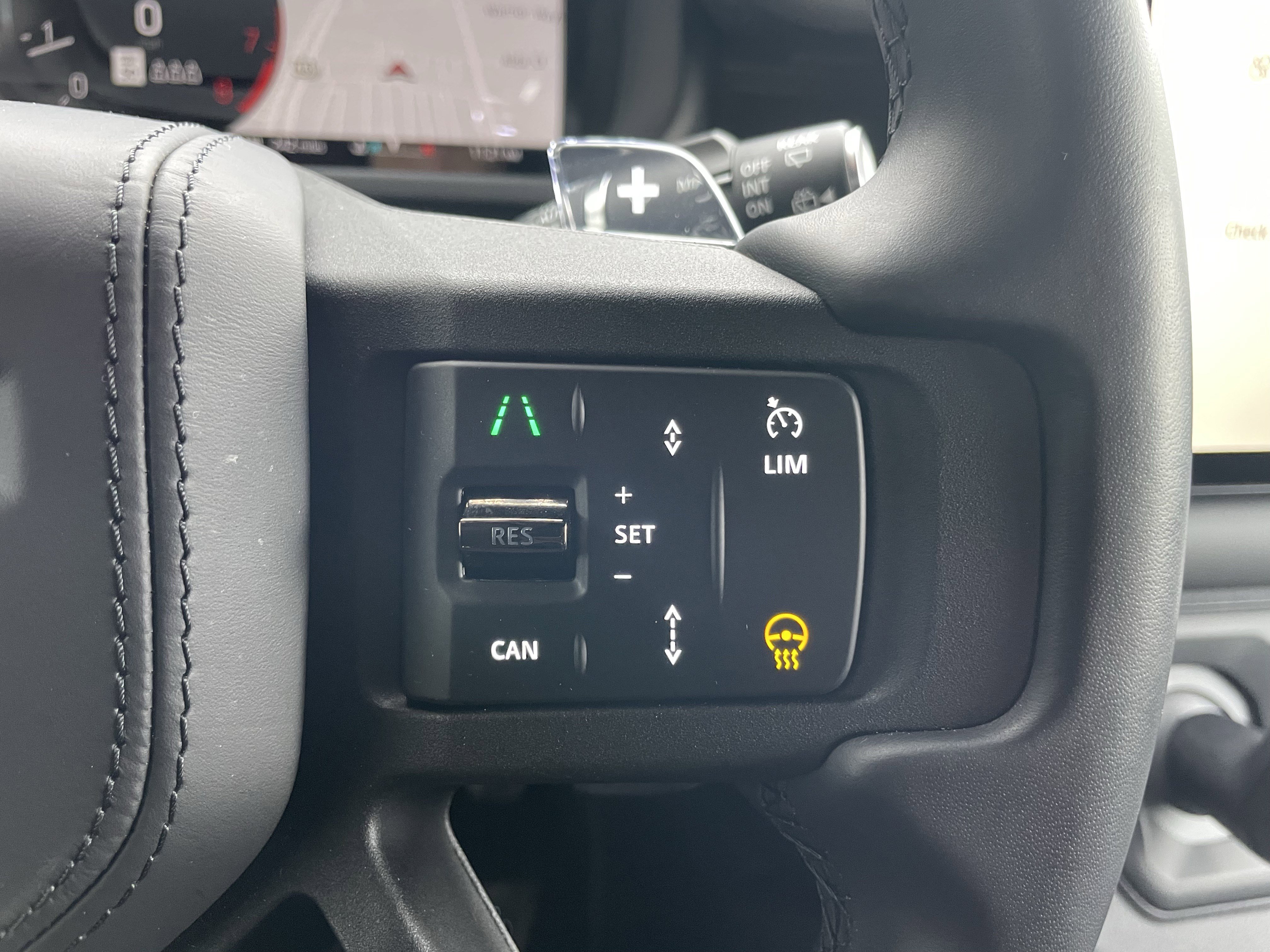 Used 2025 Land Rover Defender 110 image 22