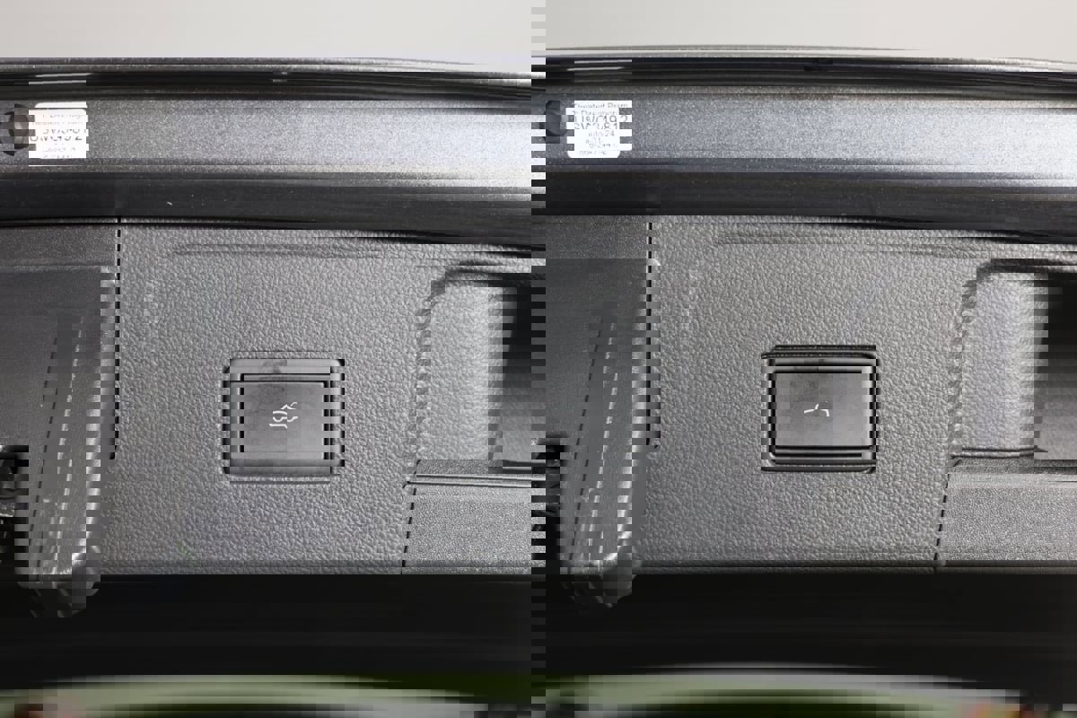 Used 2024 Volkswagen Atlas SEL Premium R-Line image 46