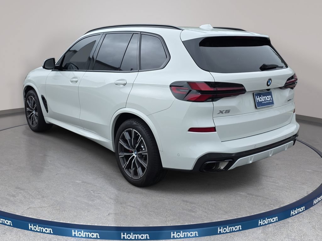Used 2024 BMW X5 xDrive40i w/ M Sport Package AWD/4WD image 8