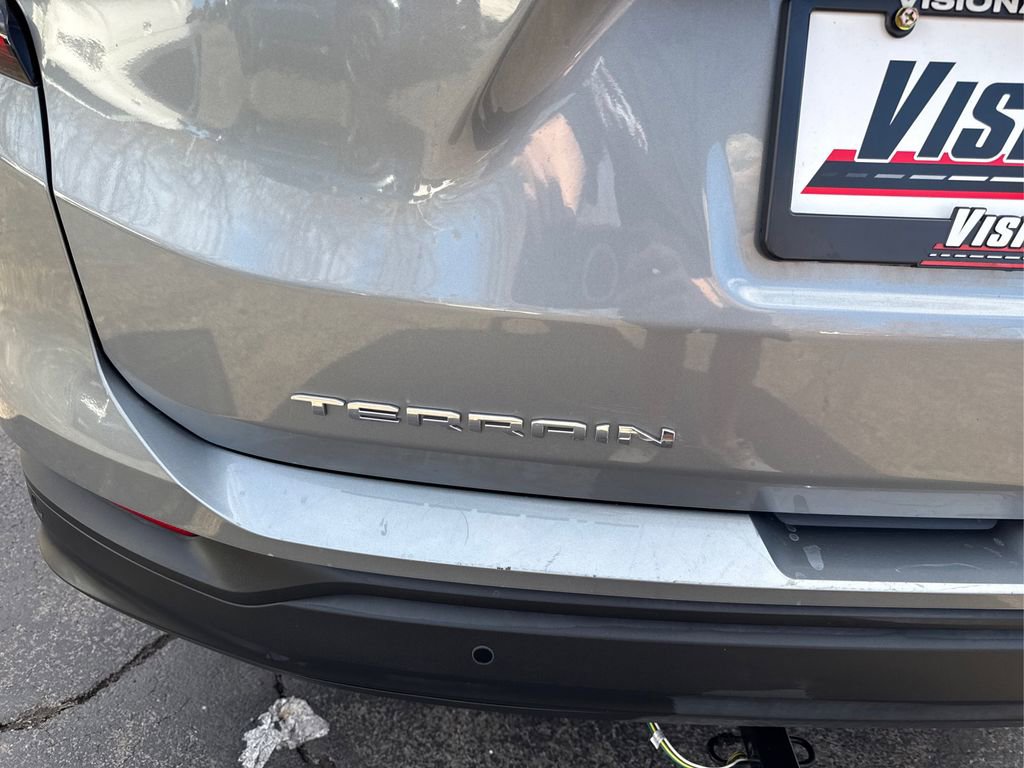 Used 2023 GMC Terrain SLE w/ Driver Convenience Package image 16