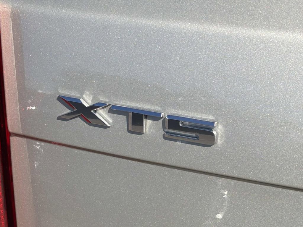 Used 2016 Cadillac XTS Luxury image 23