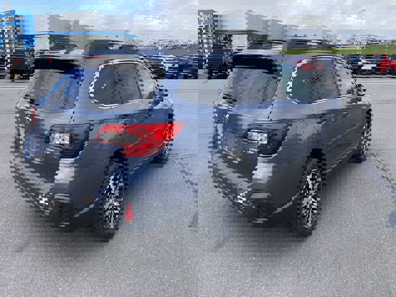 Used 2018 Subaru Outback 2.5i Limited image 7