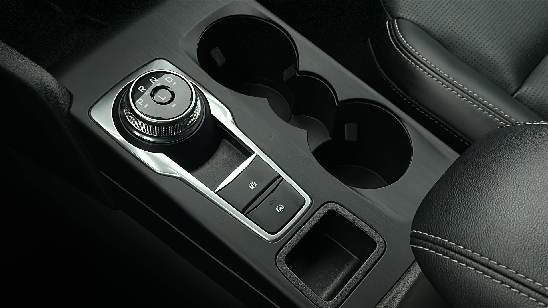 Used 2025 Ford Escape Platinum image 34