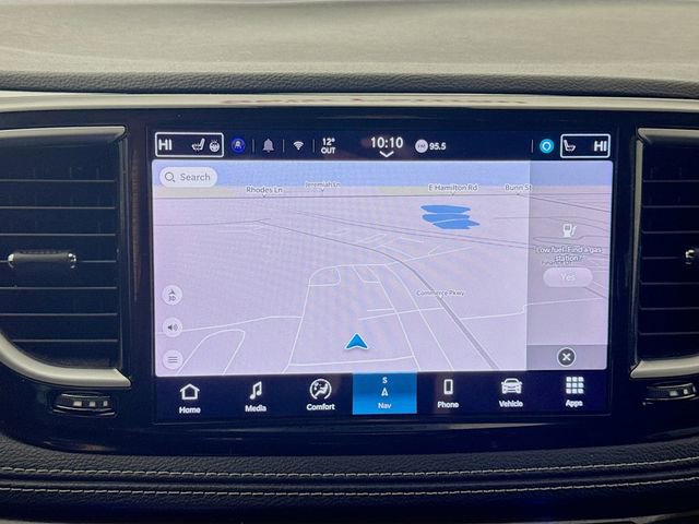 Used 2025 Chrysler Pacifica Limited image 13