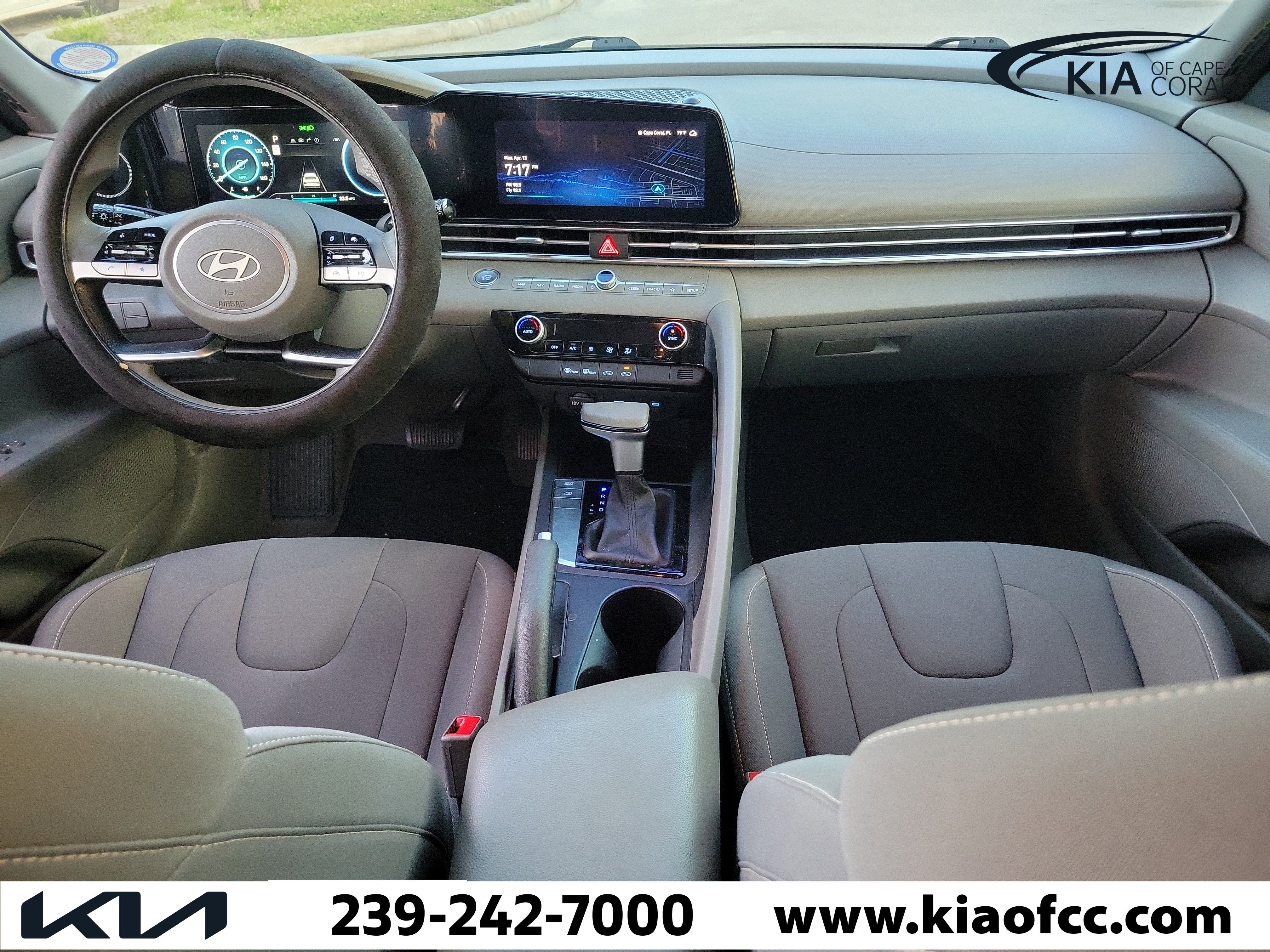Used 2024 Hyundai Elantra SEL image 18