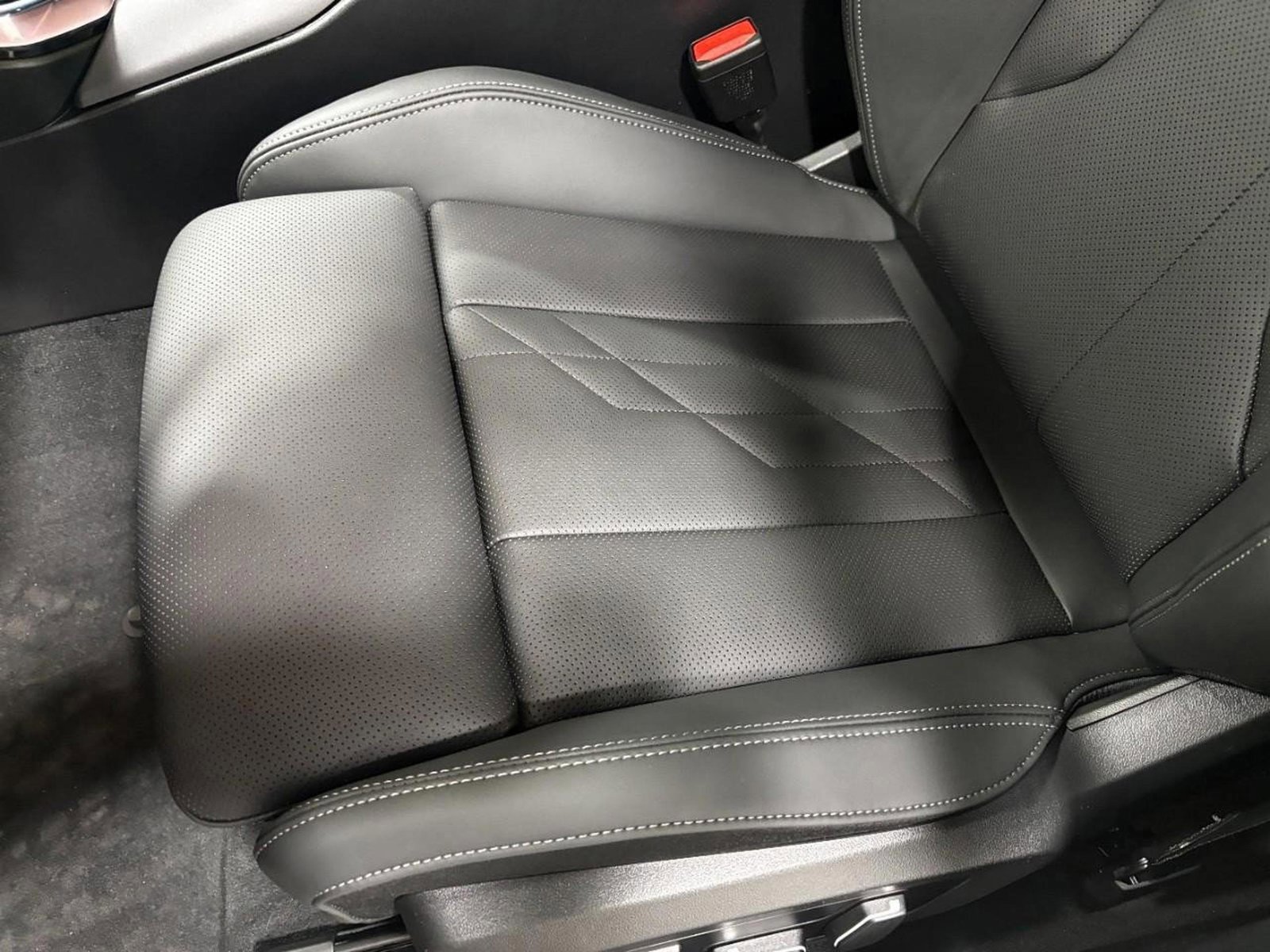 Certified 2025 BMW X3 xDrive30i w/ Premium Package image 29