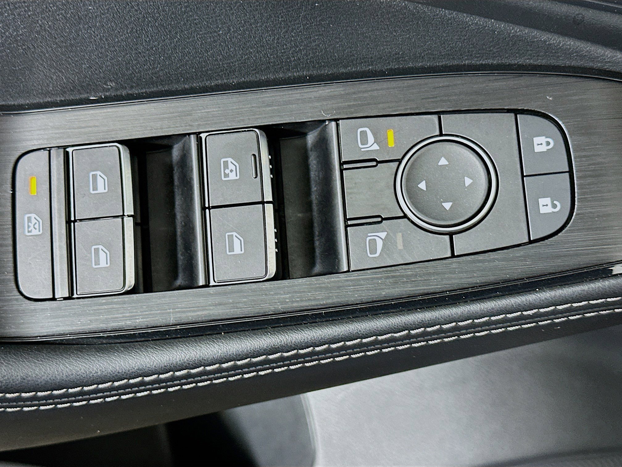 Used 2023 Nissan Rogue SL w/ SL Premium Package image 15