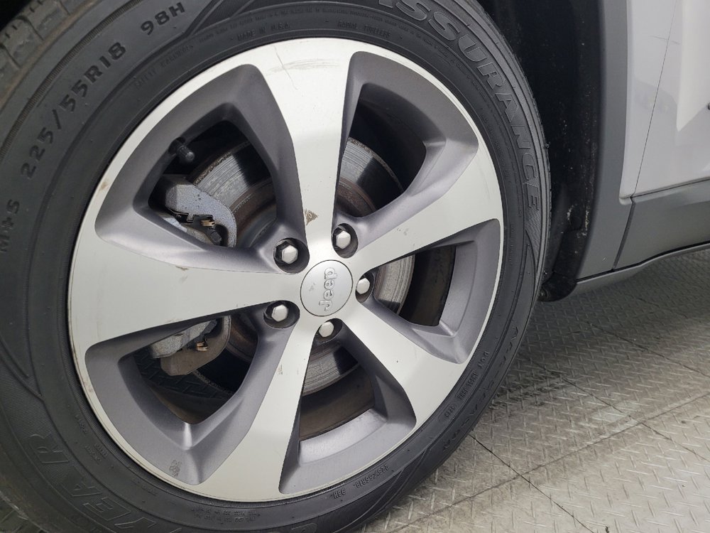 Used 2020 Jeep Cherokee Limited image 31