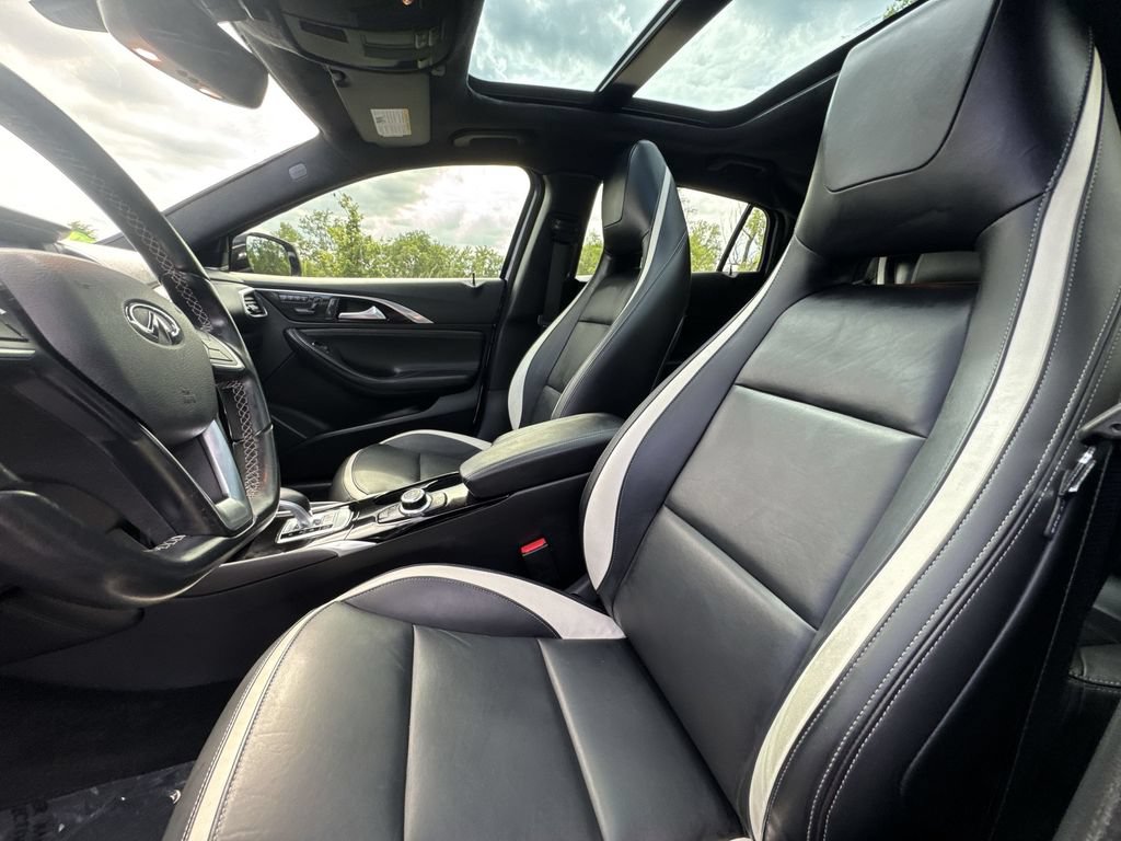 Certified 2018 INFINITI QX30 Sport w/ Sport Leather Package FWD image 13
