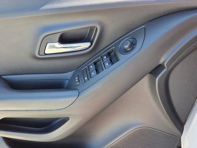 Used 2017 Chevrolet Trax LS image 31
