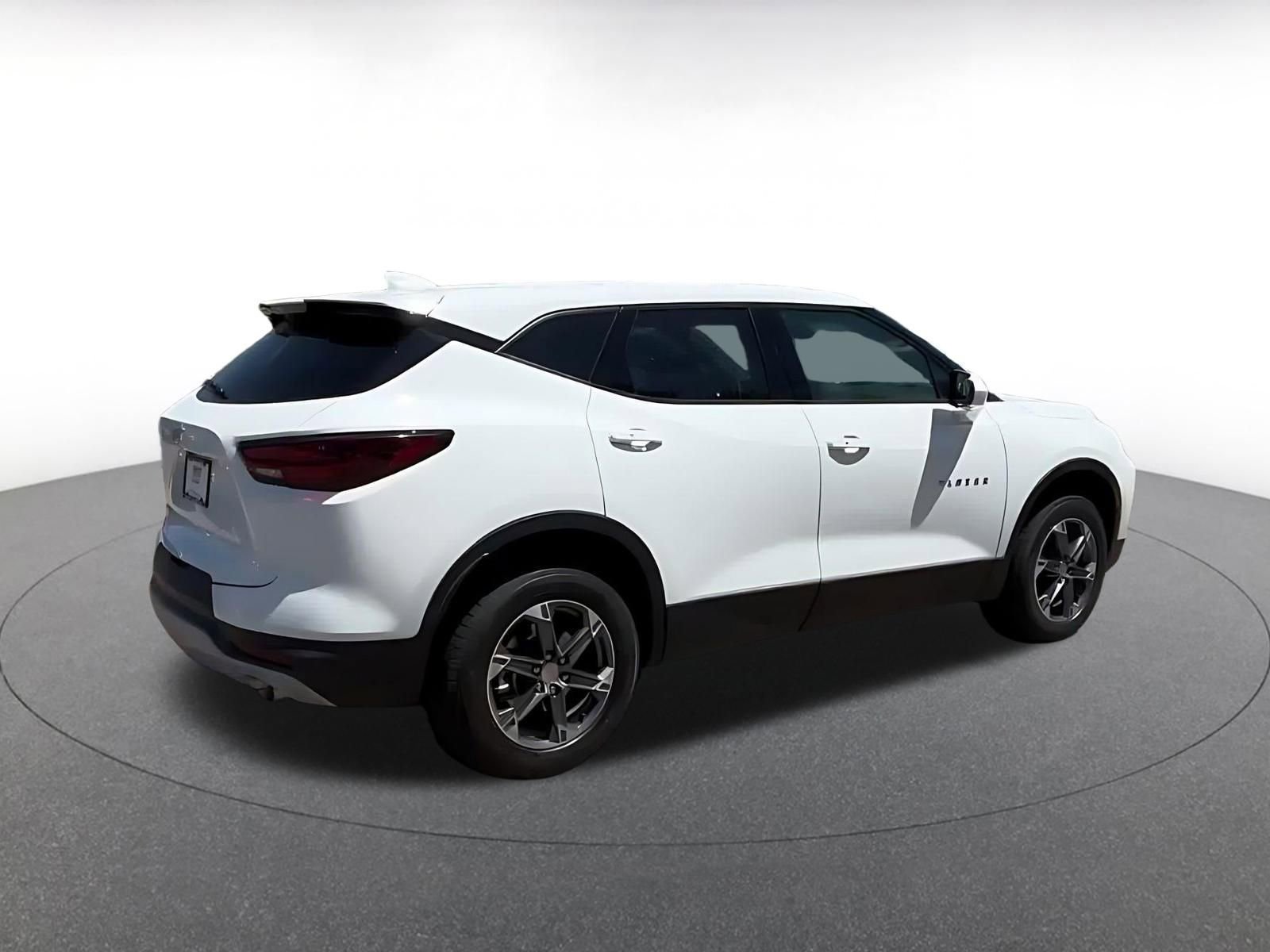 Used 2025 Chevrolet Blazer LT FWD image 15
